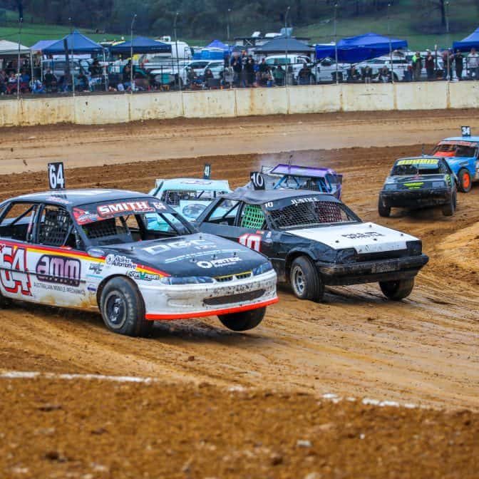 One hundred lap race at Alexandra Speedway