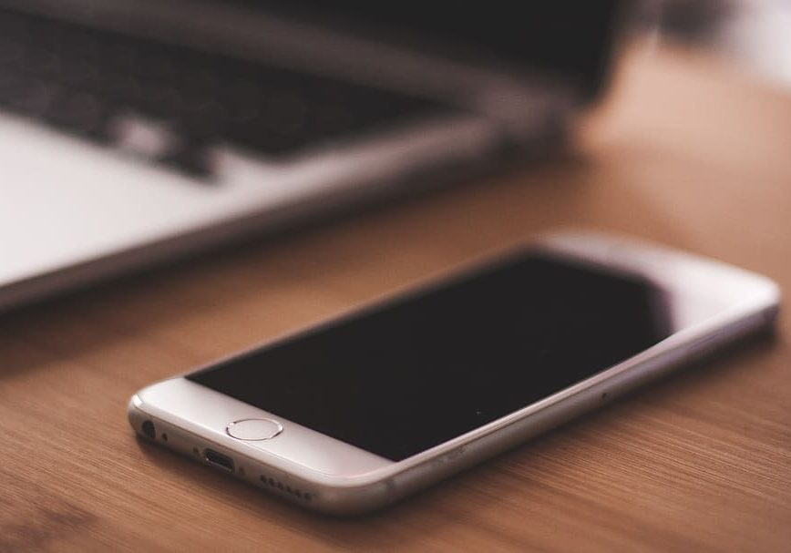 iphone-smartphone-cell-phone-mobile-technology-objects iphone-smartphone-cell-phone-mobile-technology-objects