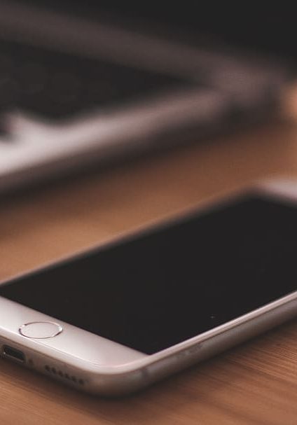 iphone-smartphone-cell-phone-mobile-technology-objects iphone-smartphone-cell-phone-mobile-technology-objects
